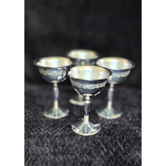 Set of 4 Vintage Etched Chrome Cocktail Glasses – Art Deco Barware - Picture 5 of 10